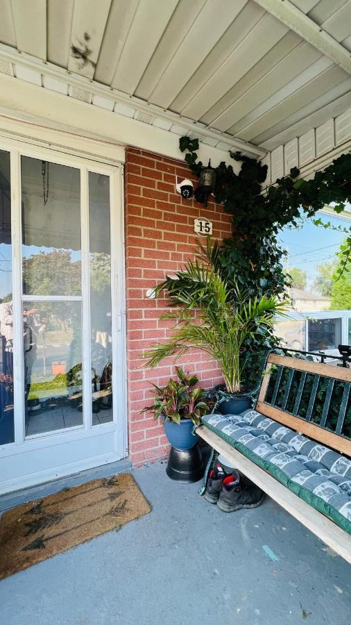 Toronto Bed & Breakfast - Free Parking Zewnętrze zdjęcie