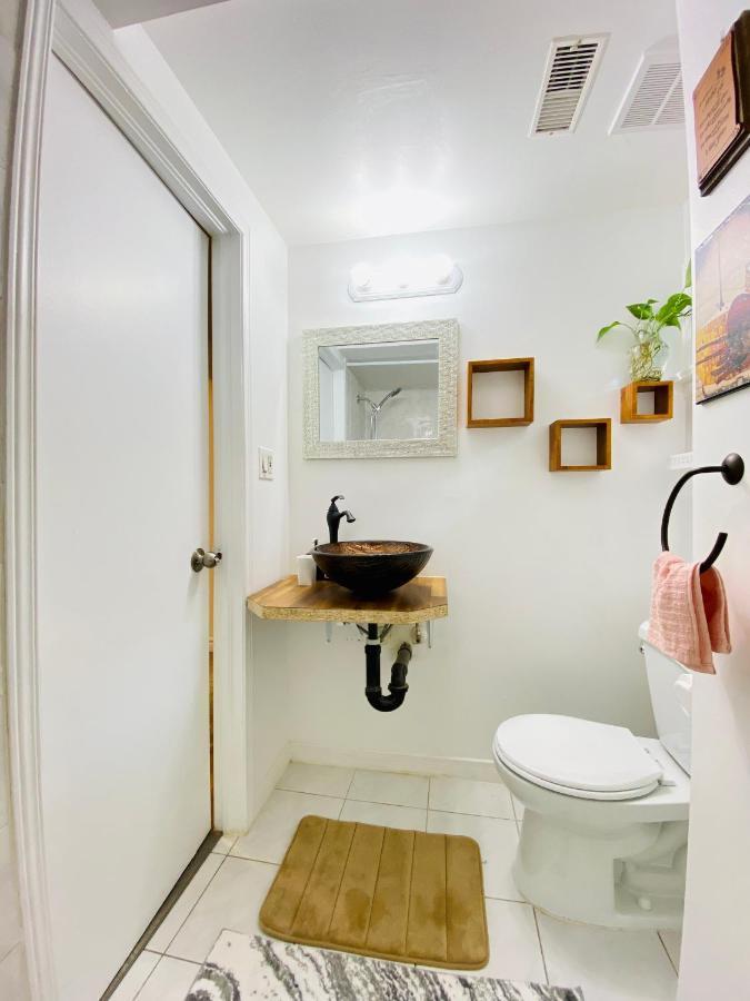 Toronto Bed & Breakfast - Free Parking Zewnętrze zdjęcie